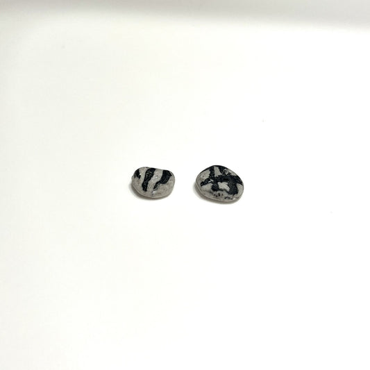 Aselynos Small Black Stripes Organic Stone Earrings