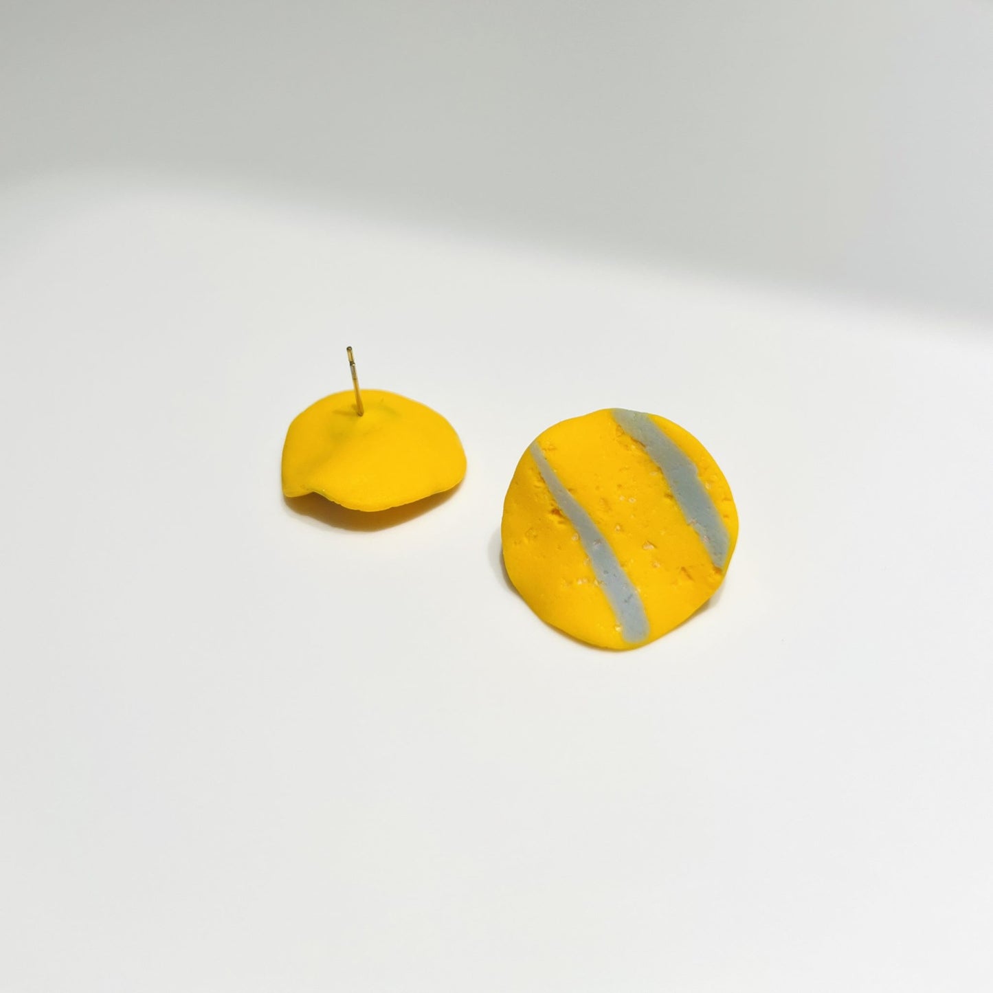 Helios Wavy Circle Earrings