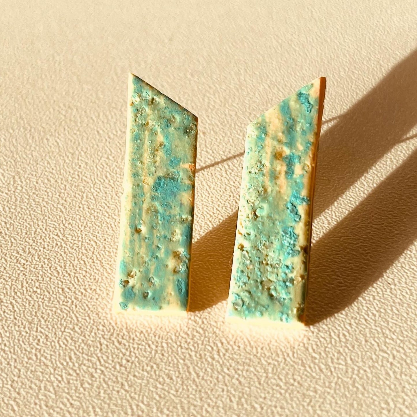 Alas Turquoise Salmon Column Earrings