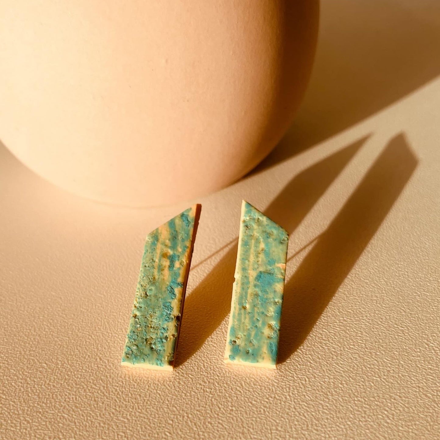 Alas Turquoise Salmon Column Earrings